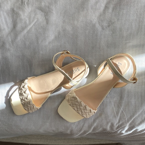 NWT Cream Braided Strap Sandals - Picture 10 of 16